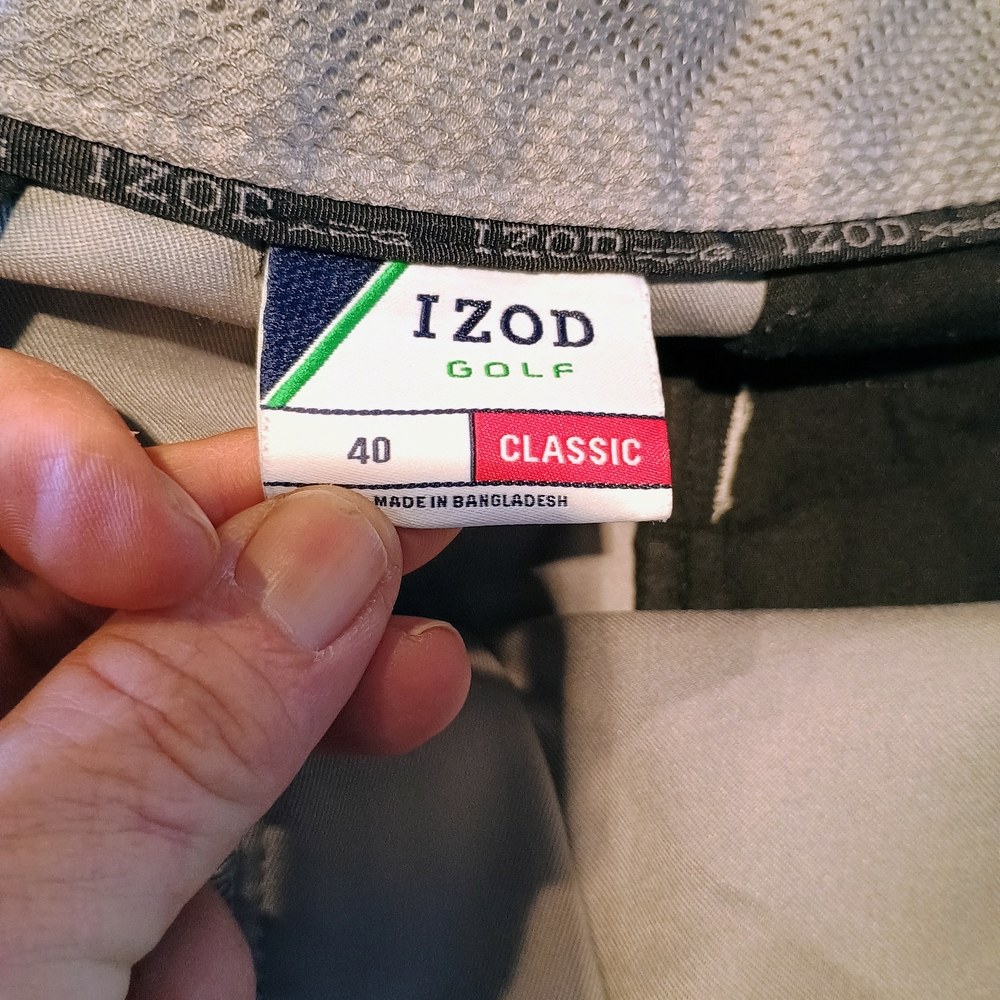 Izod Men's Cargo Shorts in Light Gray Bin 9 - Picture 6 of 6